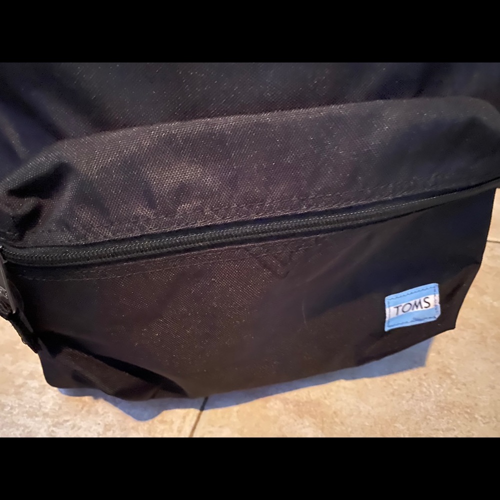 Toms Backpack - Picture 8 of 9
